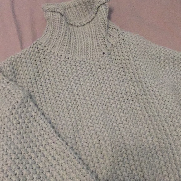 Light teal knit turtleneck - Picture 2 of 2